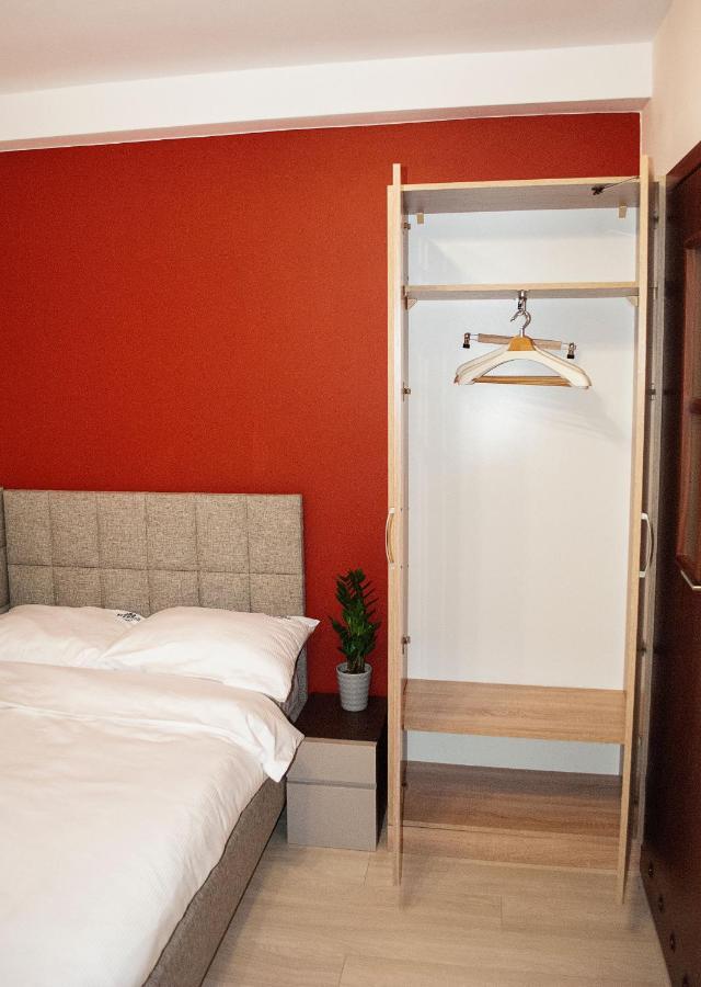 Redwood Hostel Lublin Extérieur photo
